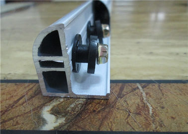 グリルのバルコニーのアルミニウム スライディング ウインドウ チャネルの縦の取付け