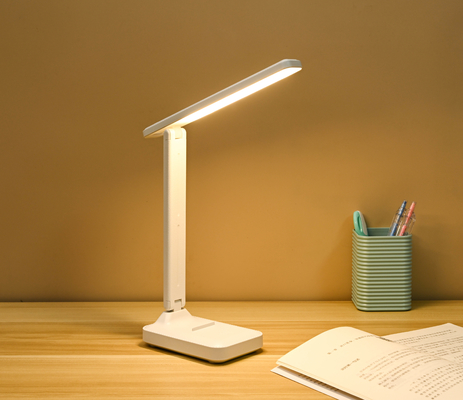 ポータブル 折りたたむLED 読書 ライト 充電式 テーブル デスク スタディ ランプ 寝室用 目保護用