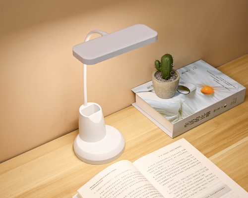 スタイリッシュなタッチコントロール 現代の充電テーブルランプ 完璧な色パレット