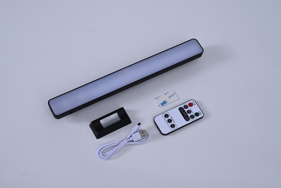 調節可能な色温 折りたたむ式 LED 壁式 デスクランプ