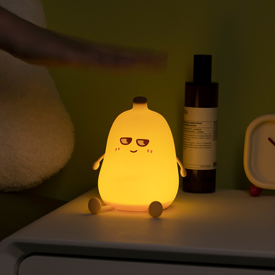 モダンなデザイン 可愛いバナナナイトライト 充電可能 暗調可能 LED 小型デスクランプ 寝室の雰囲気のためのおかしなテーブル装飾