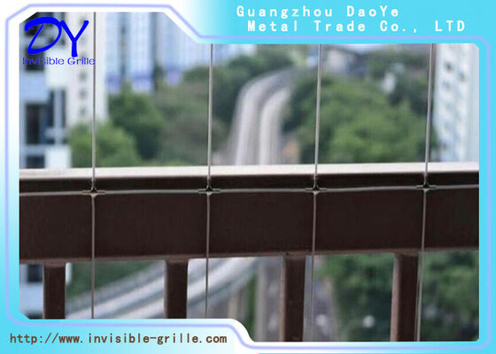 目に見えない安全グリルは、美観を維持しながら子供やペットを効果的に保護するように設計された目に見えない安全バリアです。