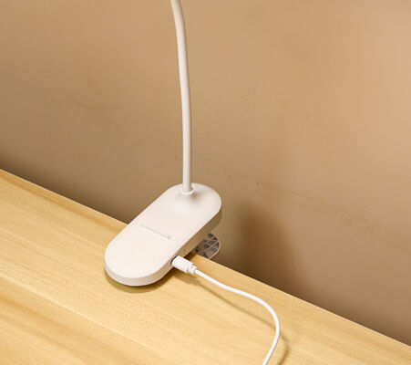 子供用 卸売 現代の LED テーブルランプ ネック クリップオン タッチ コントロール USB 再充電可能な 白色 夜光 学生の勉強用