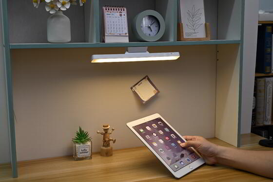 強力な磁気吸着 LED 目の保護 充電式 800mA ランプ クールライト USB電源 学習ライト