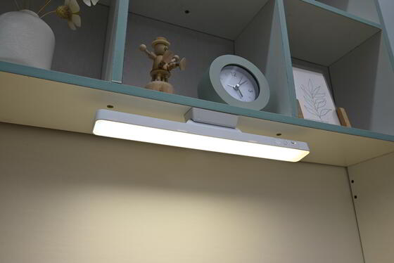 USB 再充電可能 ステップレス ディミング 読書ランプ モダンデザイン 吊り 磁気キャビネット 照明 回転 壁灯 再充電可能