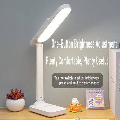 最大8時間の使用時間、学習室や寝室向けのLEDデスクランプ。フレキシブルな位置調整と目に優しい光を提供。