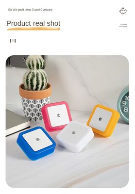 モーションセンサー付きの可愛いナイトライトランプ 柔らかい光を供給