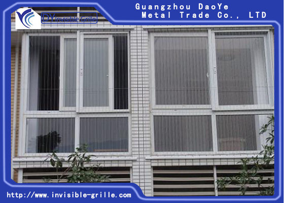 建物の見えない防御フェンス2.5mm内部階段柵