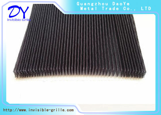 折る見えない網戸の網を滑らせているPlisseの昆虫